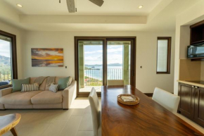 360 Splendor 104F-Ocean View Residence Breakfast Included!